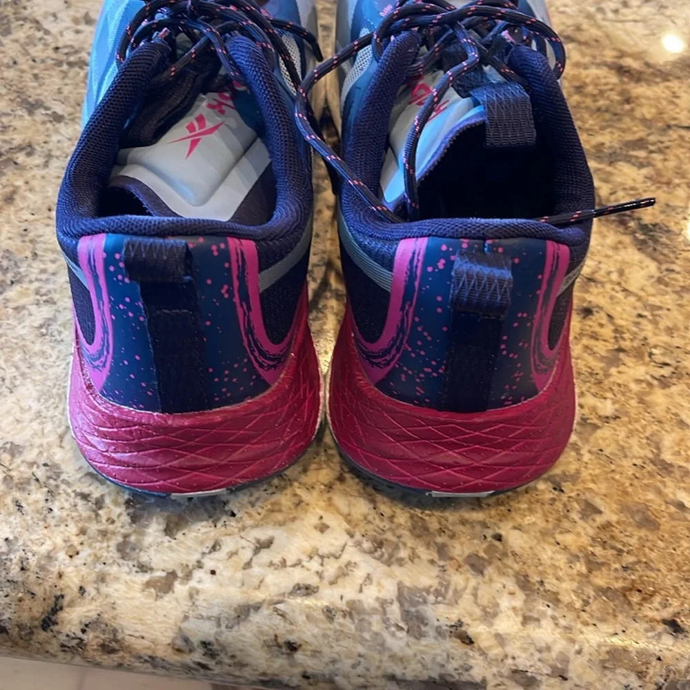 Gently Used Reebok sneaker - Picture 3 of 7